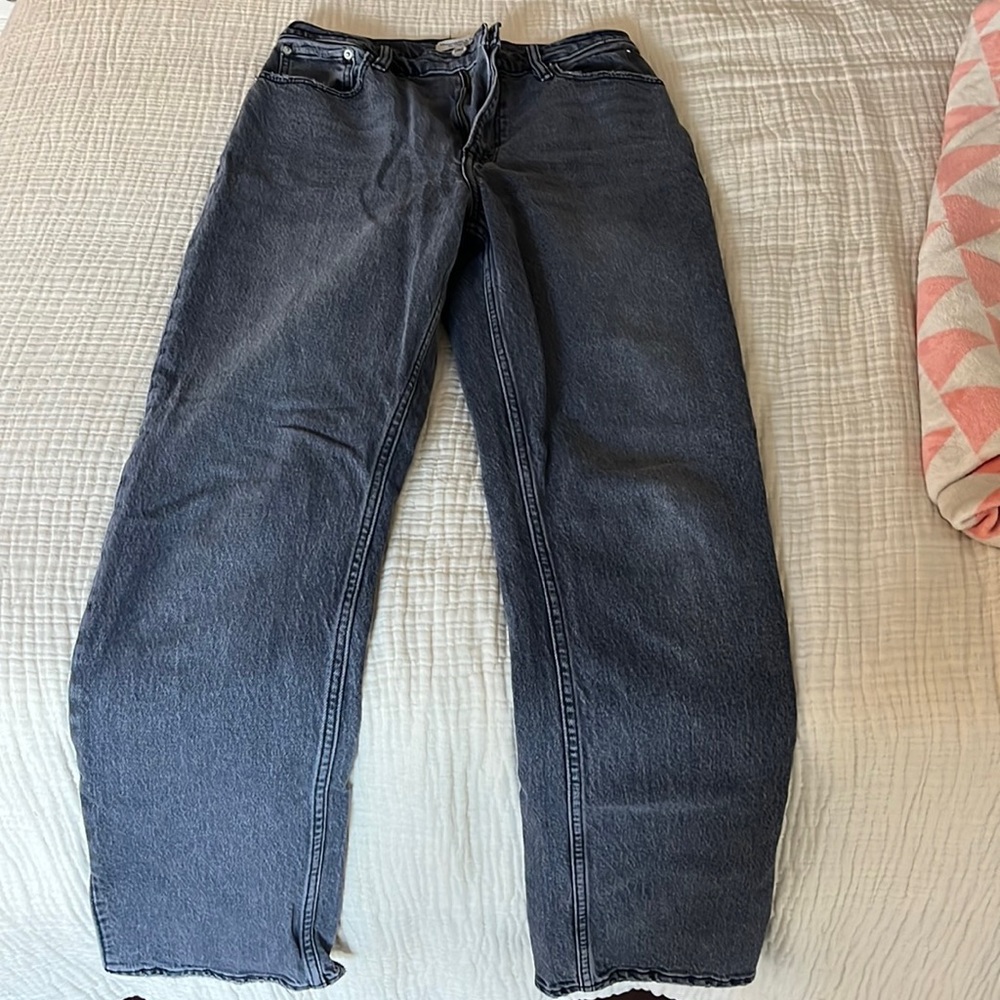 Black washed curvy jeans